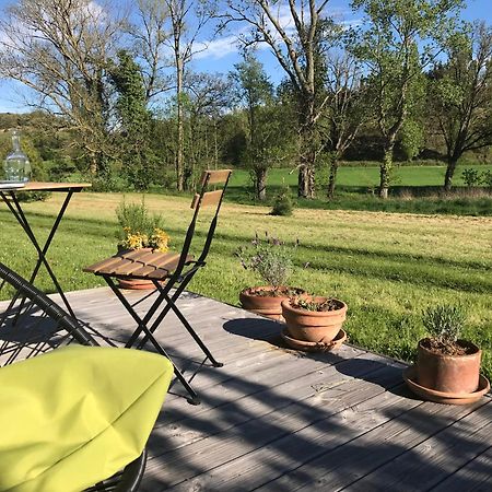 Ma Caravane Dans Les Collines Villeneuve-la-Comptal Экстерьер фото