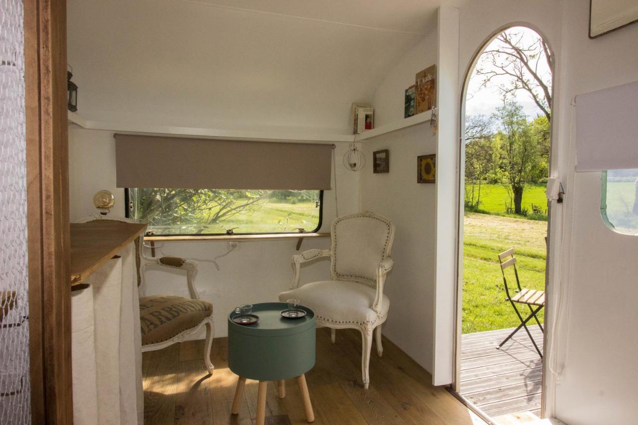 Ma Caravane Dans Les Collines Villeneuve-la-Comptal Экстерьер фото